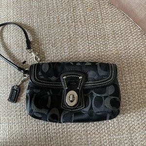 Coach wristlet Black like New